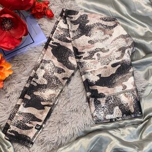 🌹TEREZ • Pink & Black Camouflage Leggings